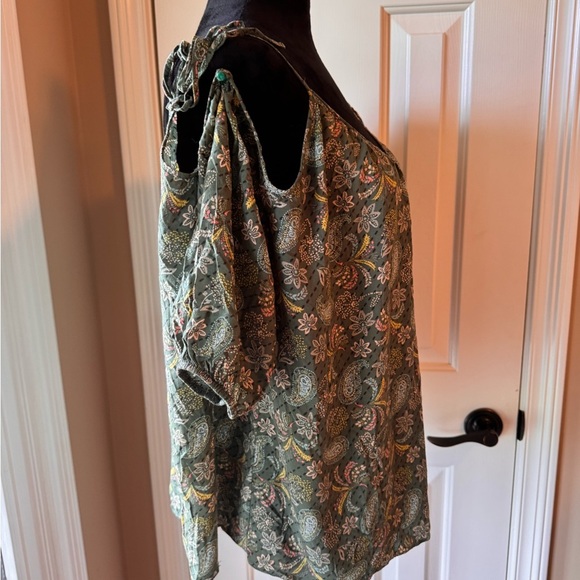 Victoria's Secret cold shoulder Green Floral Blouse size s/p/ch - Picture 3 of 8